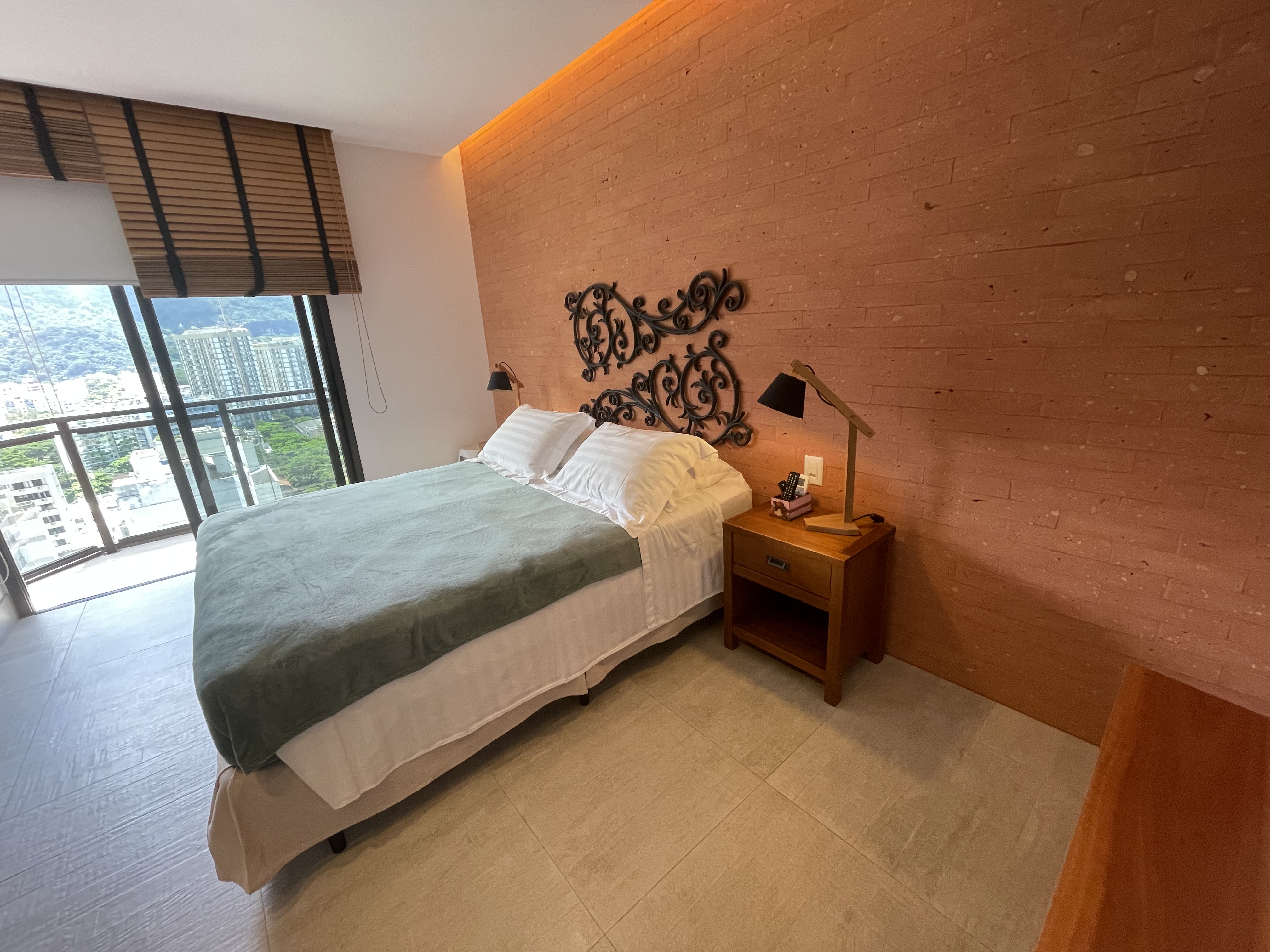 Top leblon 2 quartos sendo 1 suite