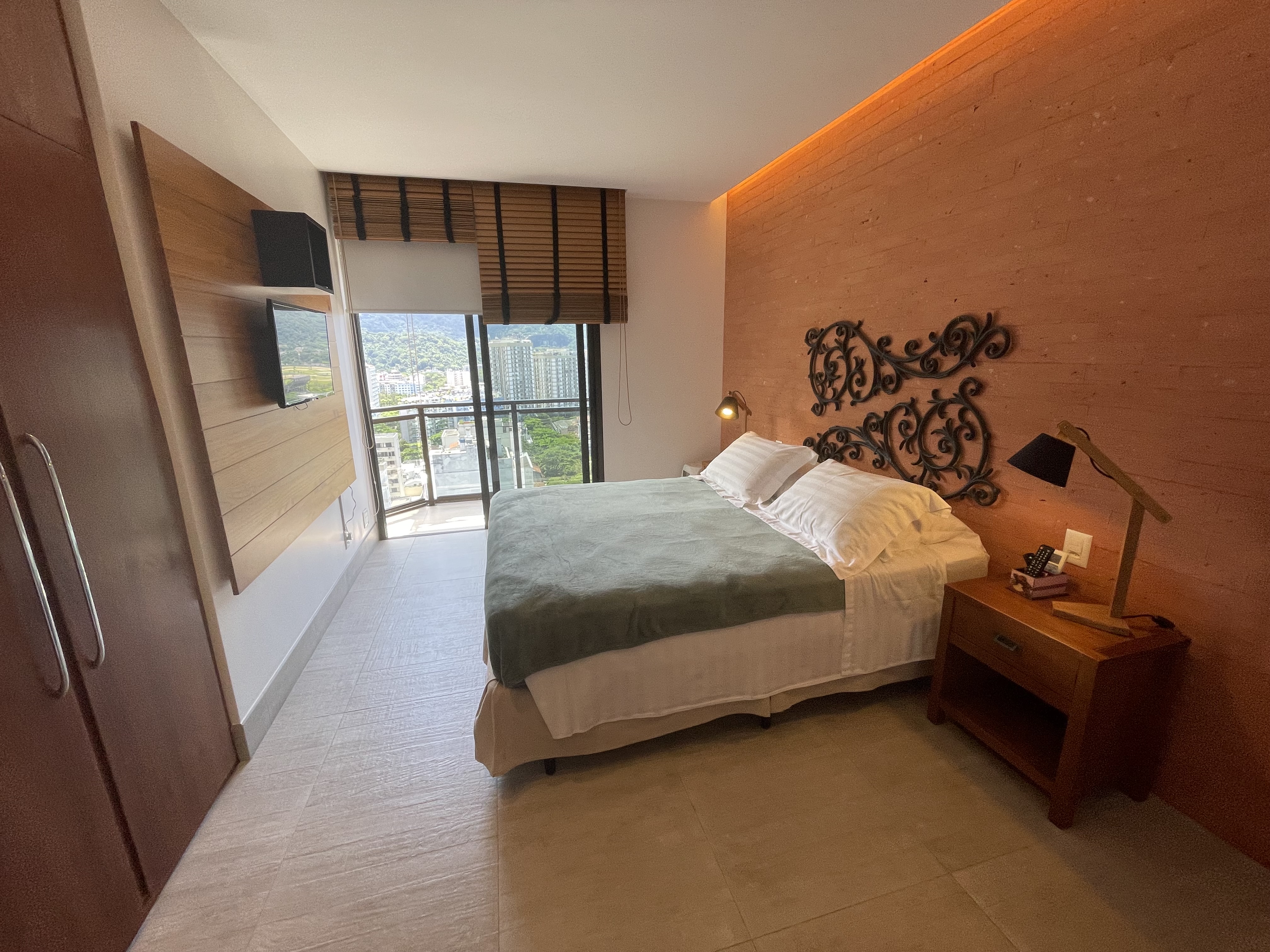 Top leblon 2 quartos sendo 1 suite