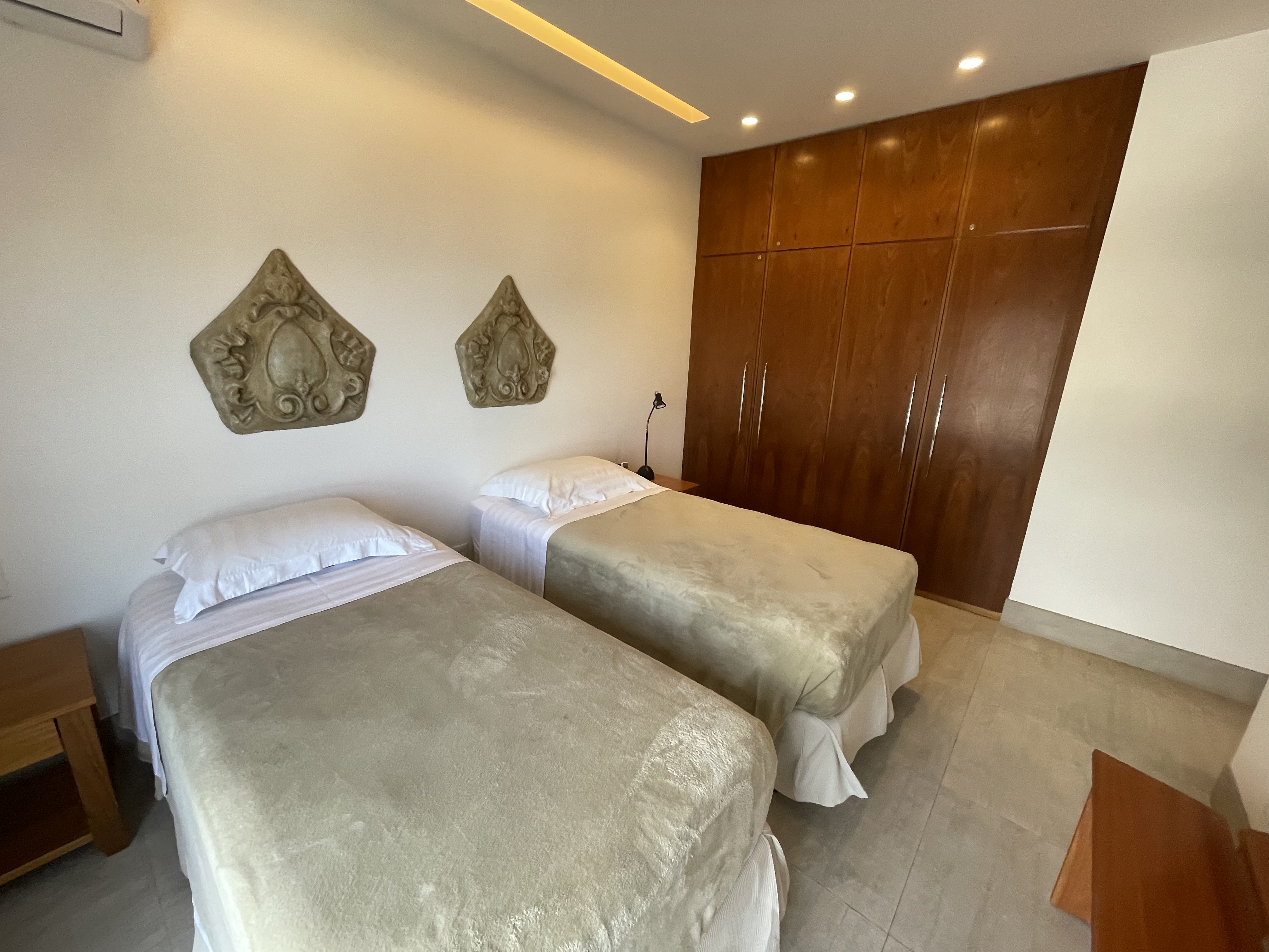 Top leblon 2 quartos sendo 1 suite