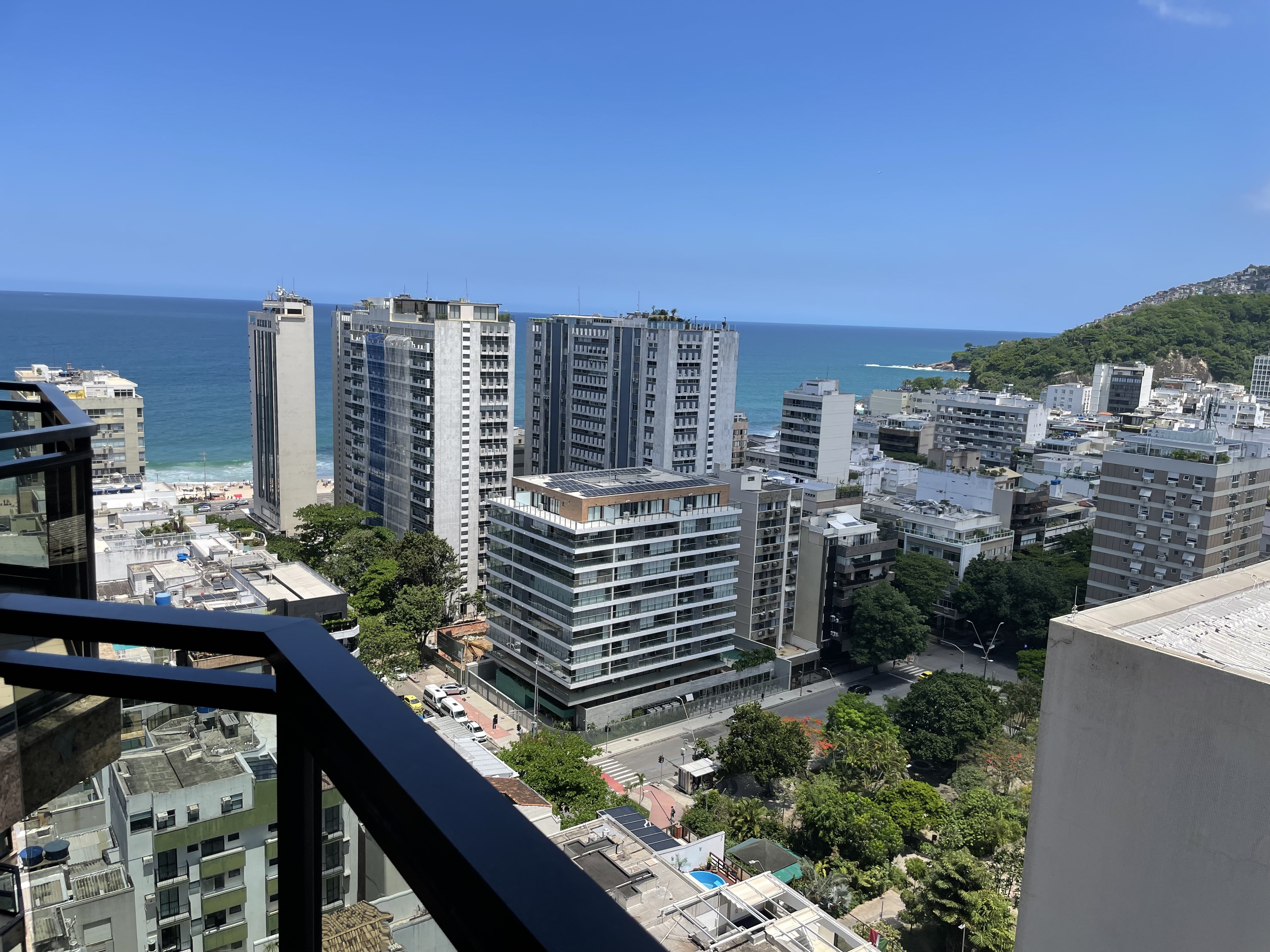 Top leblon 2 quartos sendo 1 suite