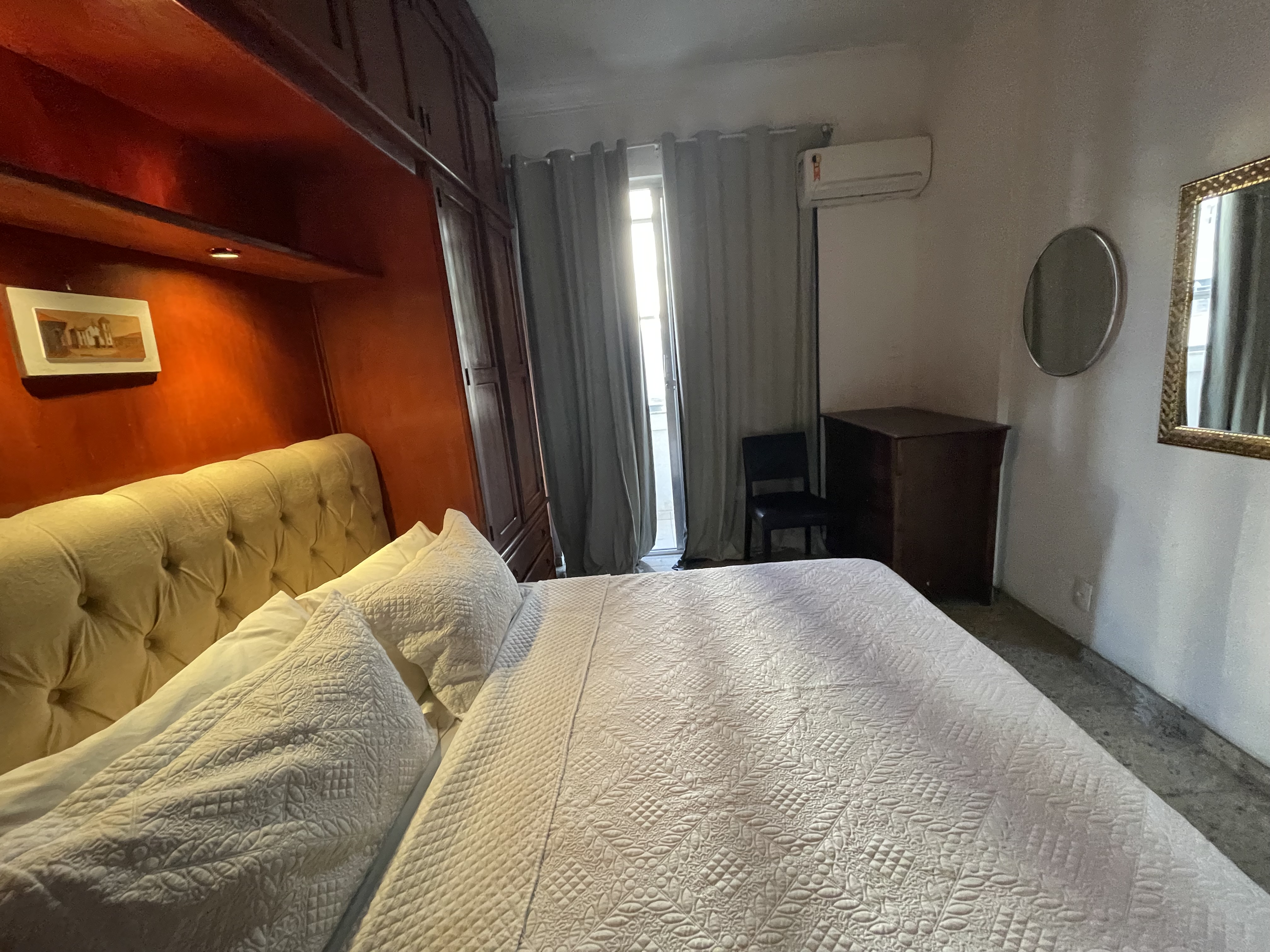 Quatro quartos próximo do Metrô Copacabana