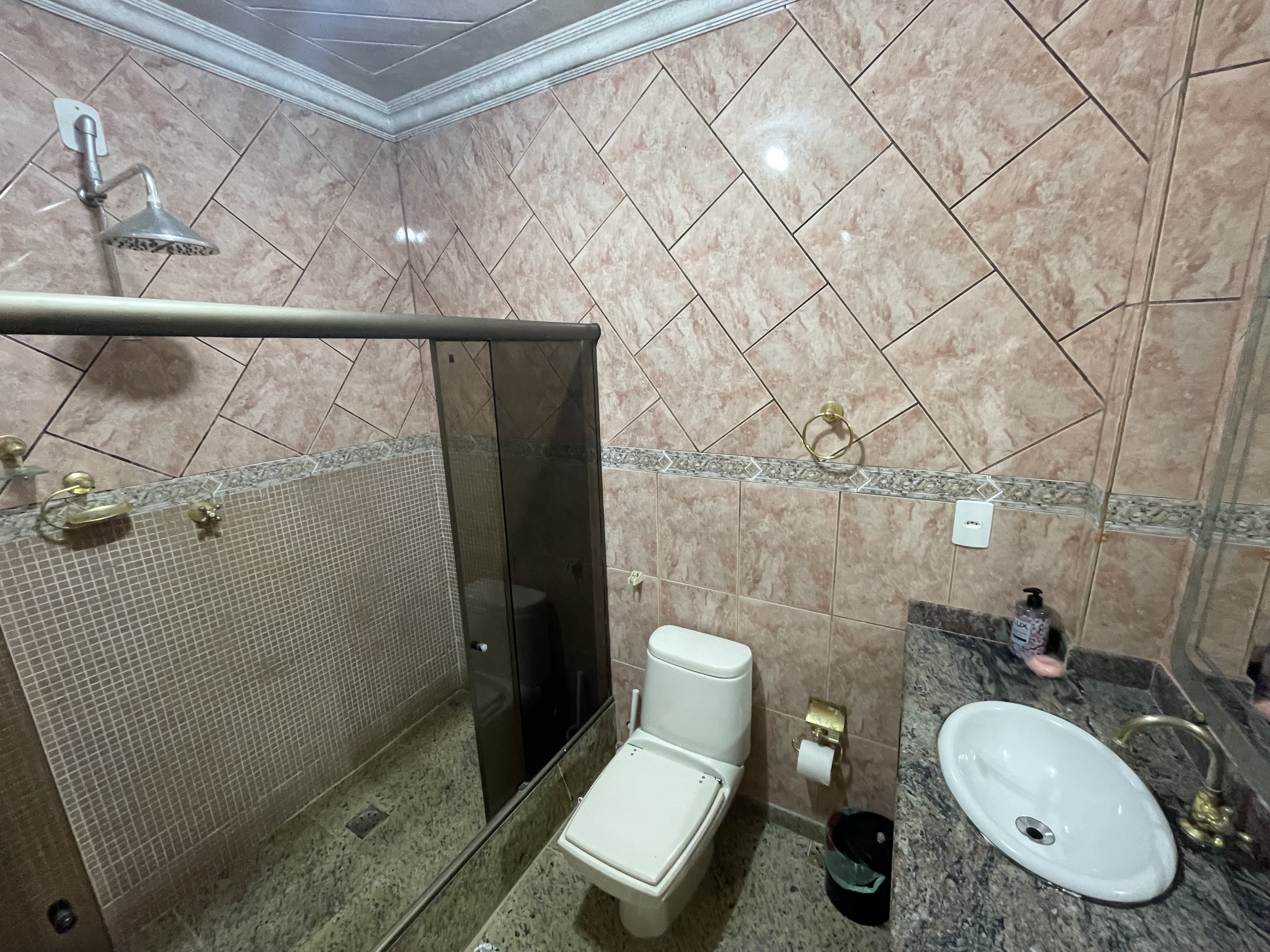 Quatro quartos próximo do Metrô Copacabana