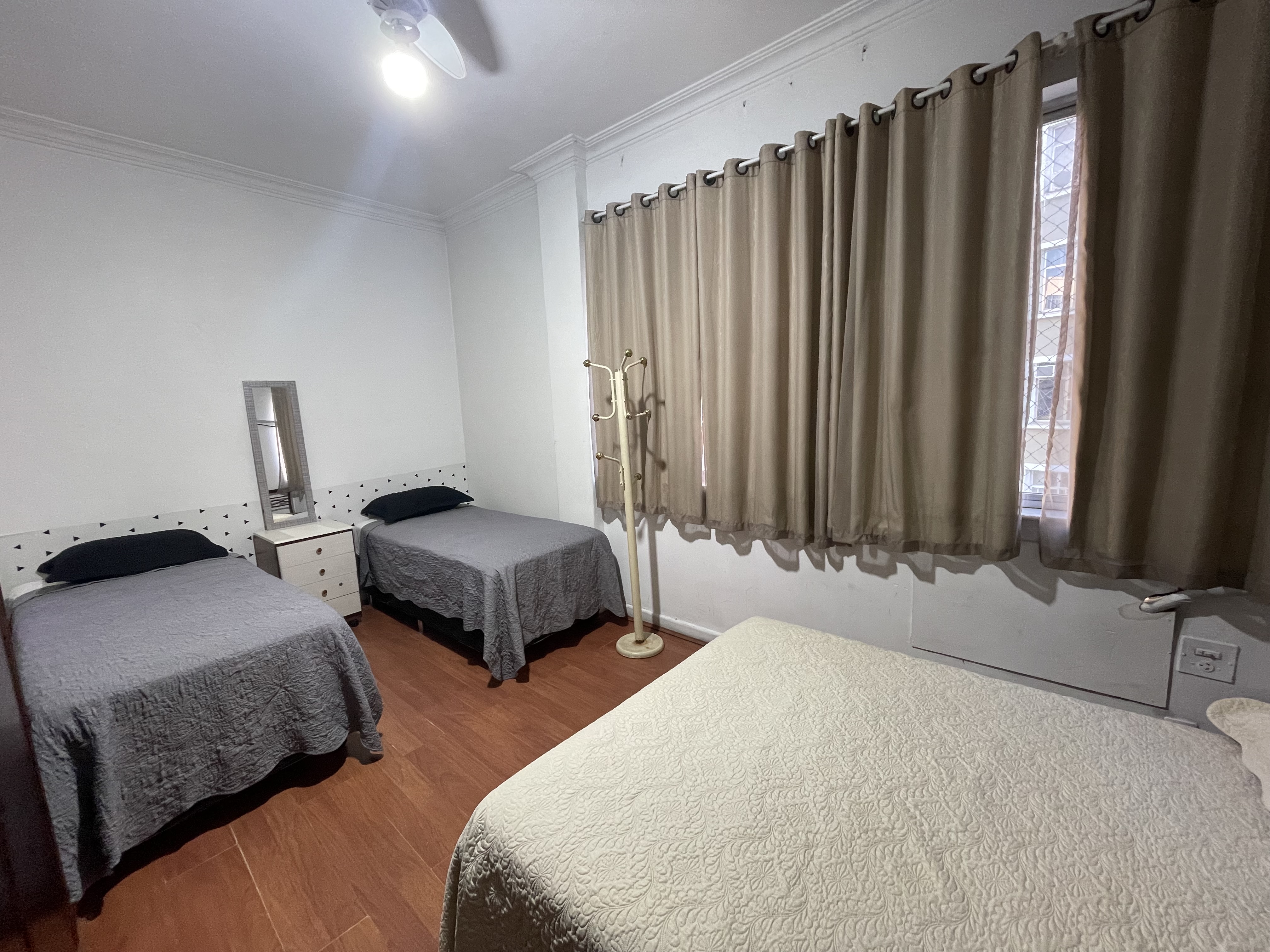 Quatro quartos próximo do Metrô Copacabana