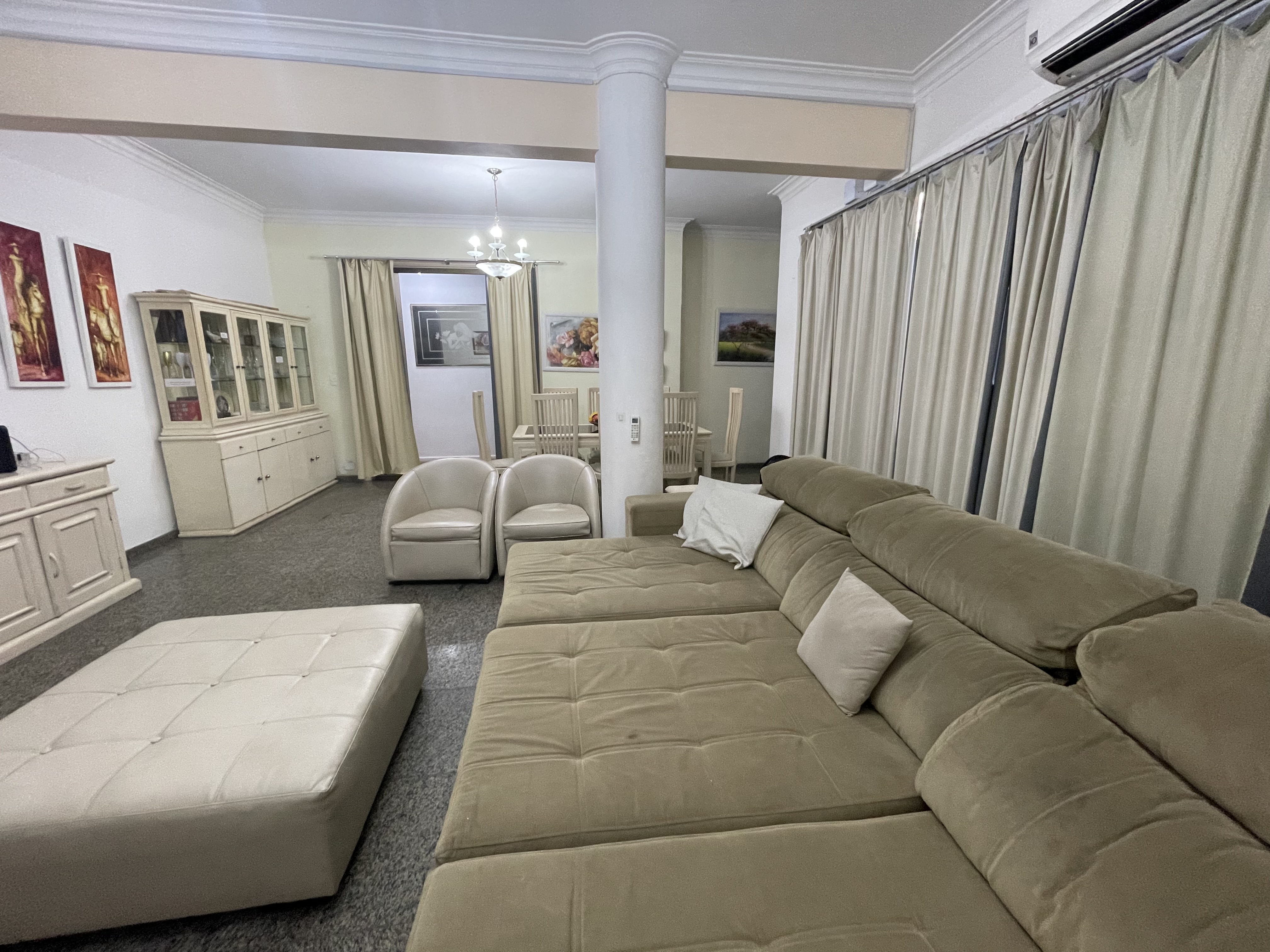 Quatro quartos próximo do Metrô Copacabana