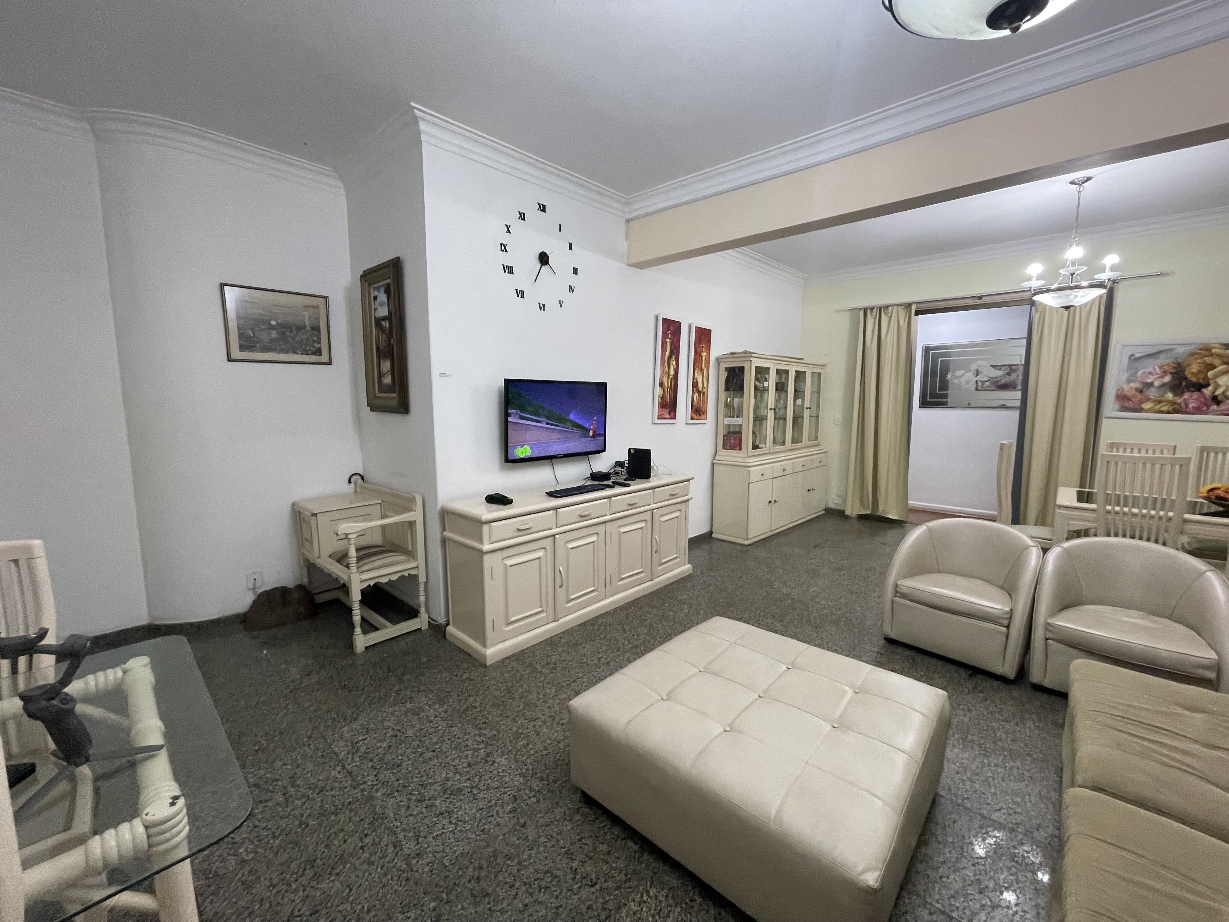 Quatro quartos próximo do Metrô Copacabana