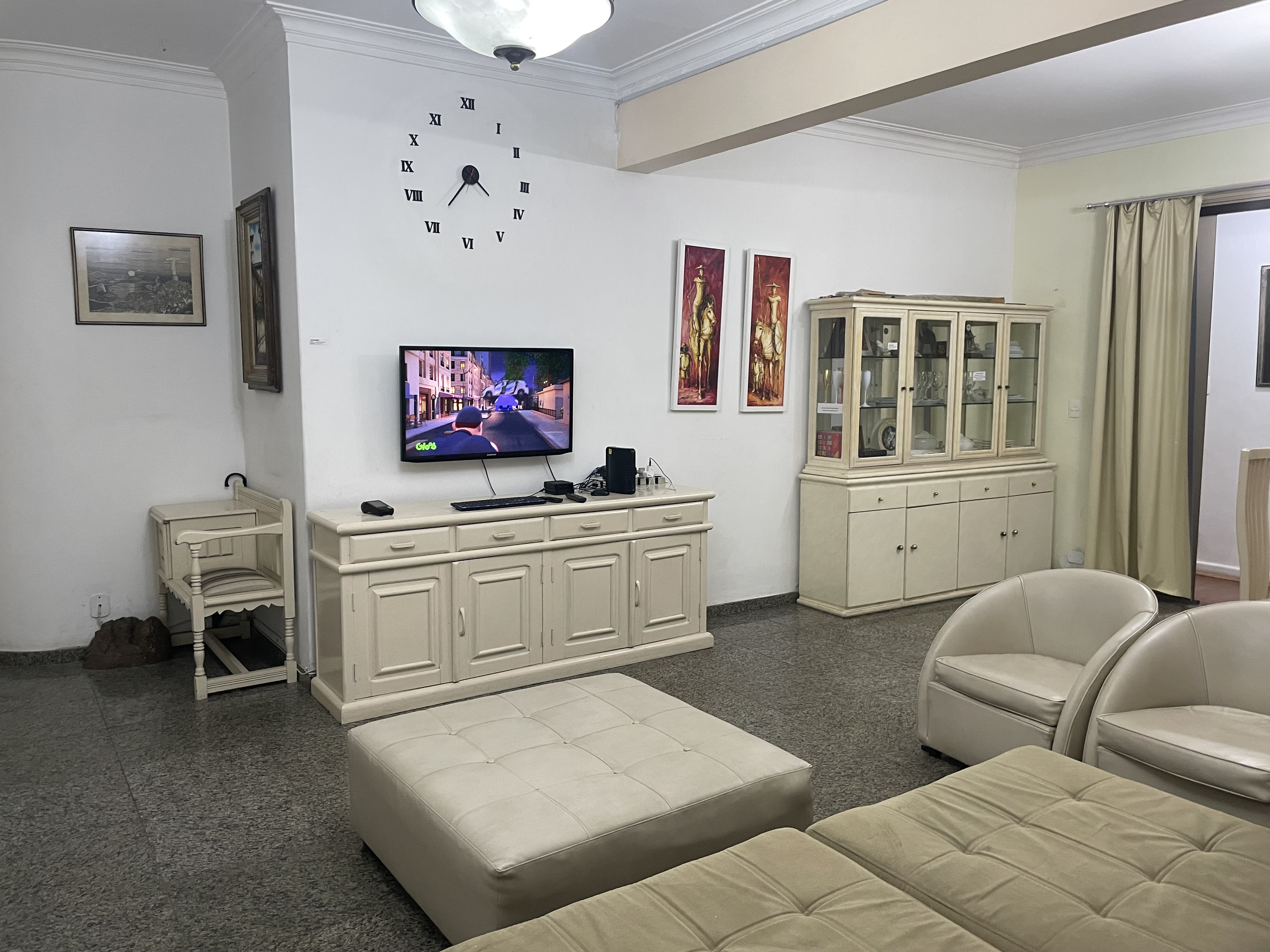 Quatro quartos próximo do Metrô Copacabana