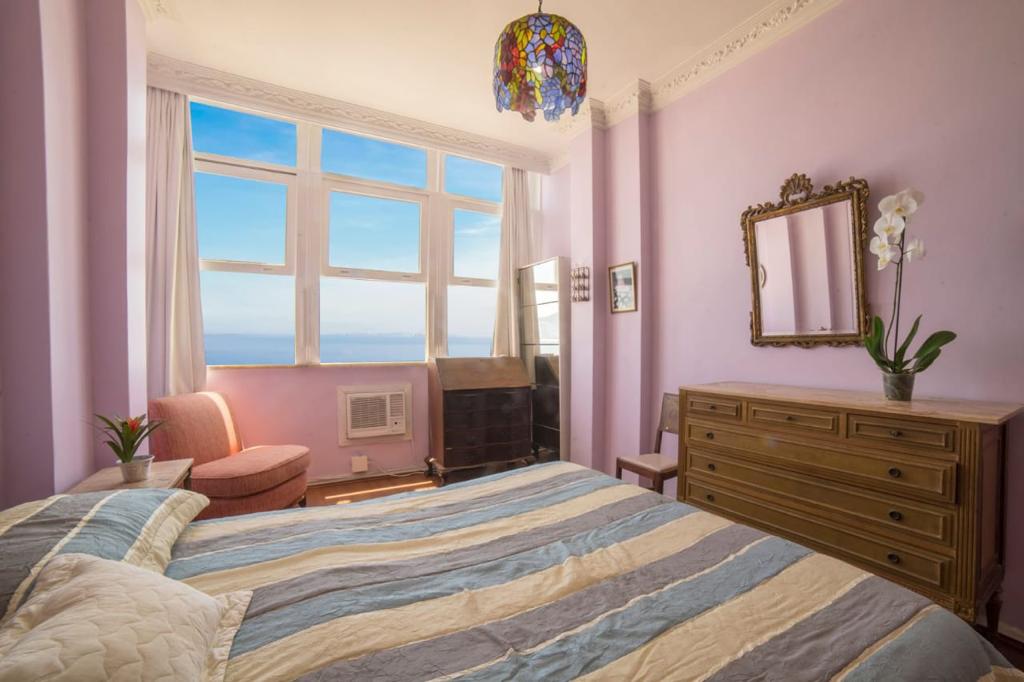 Apartamento Frontal Mar posto 6 Copacabana