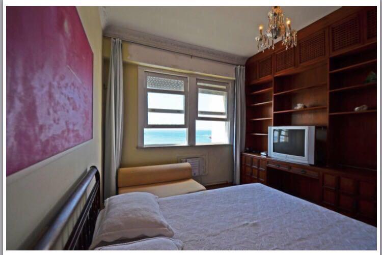 Apartamento Frontal Mar posto 6 Copacabana
