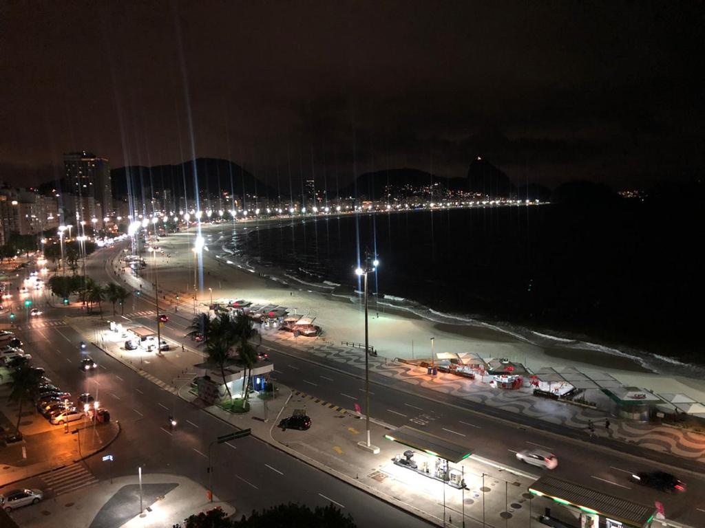 Apartamento Frontal Mar posto 6 Copacabana
